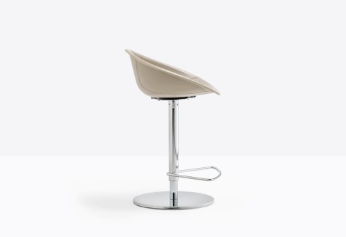 hoker Pedrali, hoker Gliss, designerski hoker, włoski design, hoker z podłokietnikami, hoker do jadalni, hoker do kuchni, hoker do restauracji, hoker do kawiarni