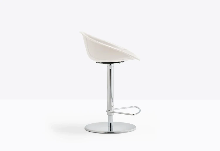 hoker Pedrali, hoker Gliss, designerski hoker, włoski design, hoker z podłokietnikami, hoker do jadalni, hoker do kuchni, hoker do restauracji, hoker do kawiarni