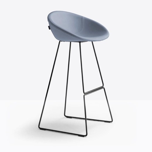 hoker Pedrali, hoker Gliss, designerski hoker, włoski design, hoker z podłokietnikami, hoker do jadalni, hoker do kuchni, hoker do restauracji, hoker do kawiarni