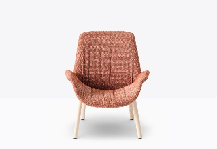 fotel Ila, fotel Pedrali, fotel tapicerowany, fotel do salonu, fotel nowoczesny, włoski design, fotel do sypialni, fotel do restauracji, ergonomiczny fotel