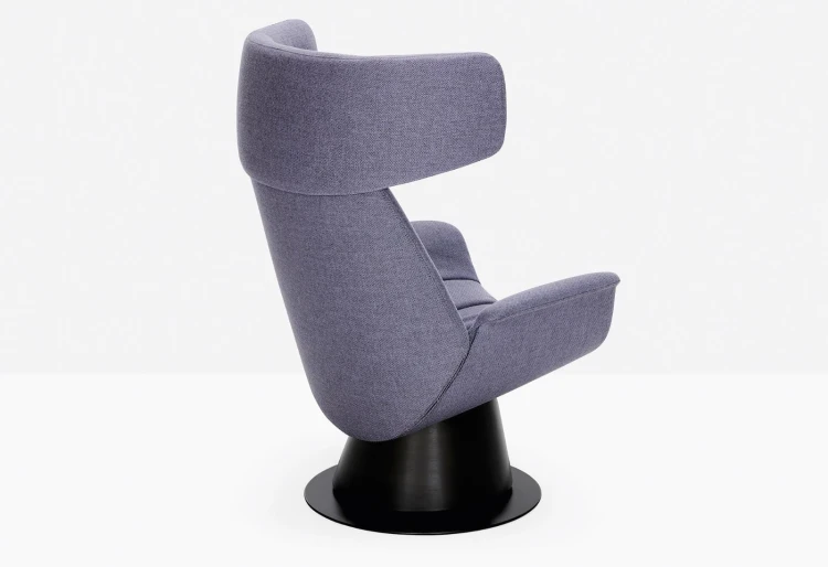 fotel Ila, fotel Pedrali, fotel tapicerowany, fotel do salonu, fotel nowoczesny, włoski design, fotel do sypialni, fotel do restauracji, ergonomiczny fotel