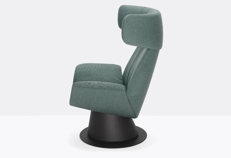 fotel Ila, fotel Pedrali, fotel tapicerowany, fotel do salonu, fotel nowoczesny, włoski design, fotel do sypialni, fotel do restauracji, ergonomiczny fotel