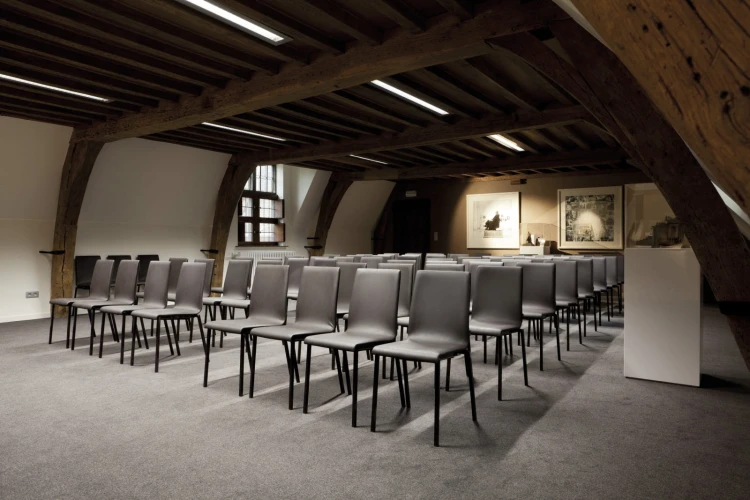 krzesło Kuadra, krzesło Pedrali, krzesło stalowe, krzesło z tworzywa, krzesło do jadalni, krzesło do kawiarni, krzesło do restauracji, nowoczesny design, włoski design