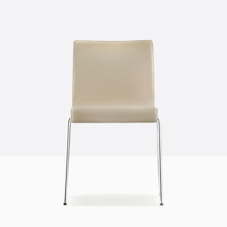 krzesło Kuadra, krzesło Pedrali, krzesło stalowe, krzesło tapicerowane, krzesło do jadalni, krzesło do kawiarni, krzesło do restauracji, nowoczesny design, włoski design