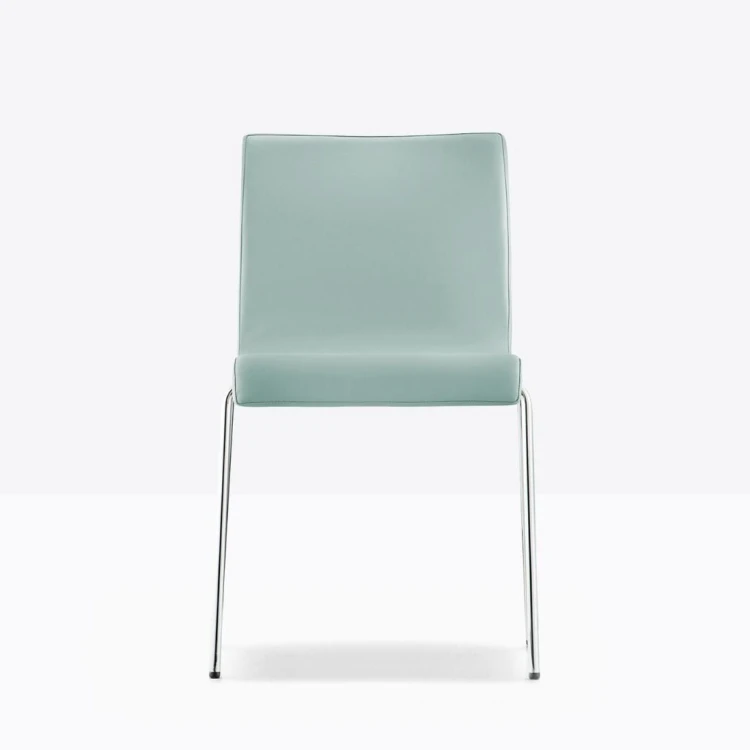 krzesło Kuadra, krzesło Pedrali, krzesło stalowe, krzesło tapicerowane, krzesło do jadalni, krzesło do kawiarni, krzesło do restauracji, nowoczesny design, włoski design