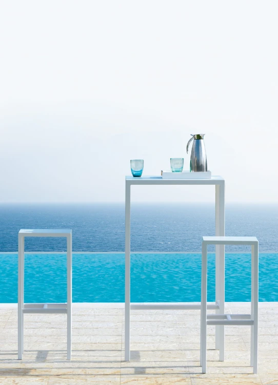 hoker Seaside, hoker Vermobil, hoker metalowy, hoker outdoorowy, hoker minimalistyczny, włoski design, hoker na taras, hoker do restauracji