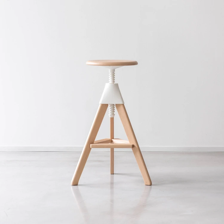 Magis_tom_stool_ambient_SD1850_natural_white_01_gallery.jpg