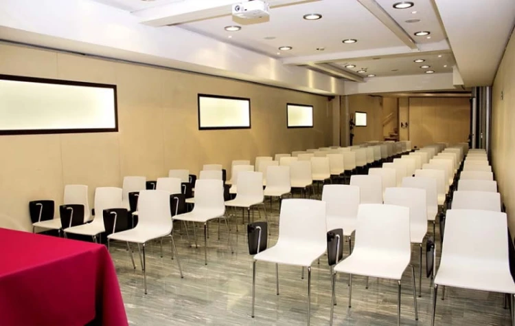 Krzesło Alice z pulpitem 2578 11 Scab Design białe nowoczesność prostota komfort