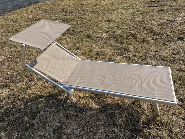 leżak Cecilia, leżak z daszkiem, leżak Greenwood, meble outdoorowe, meble ogrodowe, meble tarasowe, leżak basenowy