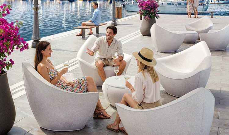 fotel Vela, fotel Plust, fotel z tworzywa, fotel outdoorowy, fotel na taras, fotel odporny na warunki atmosferyczne, meble ogrodowe, meble HoReCa