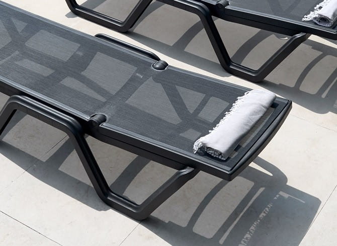 Leżak Vela Scab Design czarny elegancja nowoczesność minimalizm komfort wysoka jakość