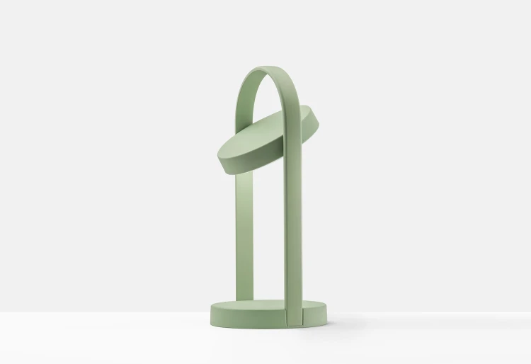 Lampa Giravolta, nowoczesny design, wysoka jakość prezentowanego produktu, meble renomowanej marki Pedrali, dostępnych kilka wersji kolorystycznych