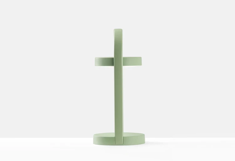 Lampa Giravolta, nowoczesny design, wysoka jakość prezentowanego produktu, meble renomowanej marki Pedrali, dostępnych kilka wersji kolorystycznych