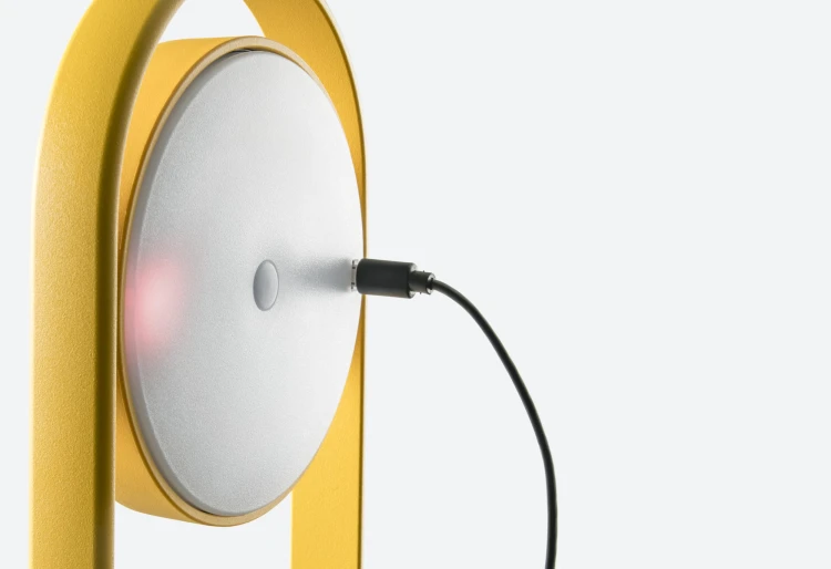 Lampa Giravolta, nowoczesny design, wysoka jakość prezentowanego produktu, meble renomowanej marki Pedrali, dostępnych kilka wersji kolorystycznych