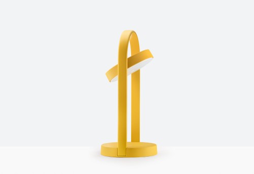 Lampa Giravolta, nowoczesny design, wysoka jakość prezentowanego produktu, meble renomowanej marki Pedrali, dostępnych kilka wersji kolorystycznych