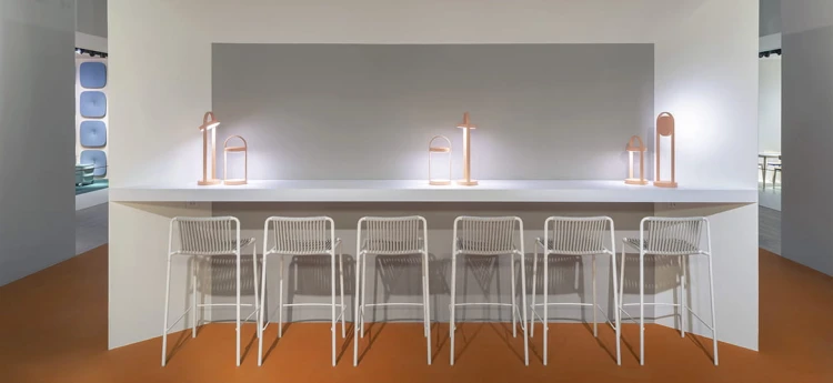 Lampa Giravolta, nowoczesny design, wysoka jakość prezentowanego produktu, meble renomowanej marki Pedrali, dostępnych kilka wersji kolorystycznych