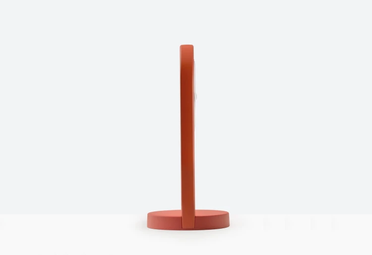 Lampa Giravolta, nowoczesny design, wysoka jakość prezentowanego produktu, meble renomowanej marki Pedrali, dostępnych kilka wersji kolorystycznych