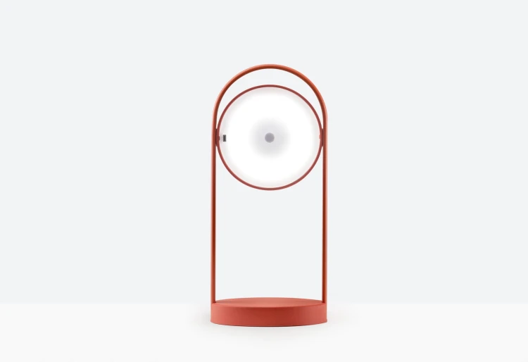 Lampa Giravolta, nowoczesny design, wysoka jakość prezentowanego produktu, meble renomowanej marki Pedrali, dostępnych kilka wersji kolorystycznych