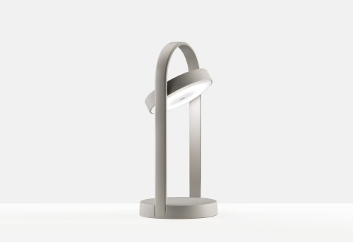 Lampa Giravolta, nowoczesny design, wysoka jakość prezentowanego produktu, meble renomowanej marki Pedrali, dostępnych kilka wersji kolorystycznych