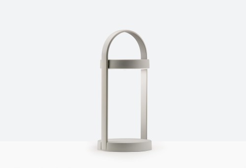 Lampa Giravolta, nowoczesny design, wysoka jakość prezentowanego produktu, meble renomowanej marki Pedrali, dostępnych kilka wersji kolorystycznych