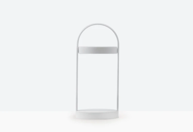 Lampa Giravolta, nowoczesny design, wysoka jakość prezentowanego produktu, meble renomowanej marki Pedrali, dostępnych kilka wersji kolorystycznych