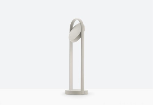 Lampa Giravolta, nowoczesny design, wysoka jakość prezentowanego produktu, meble renomowanej marki Pedrali, dostępnych kilka wersji kolorystycznych