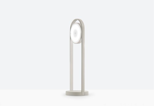 Lampa Giravolta, nowoczesny design, wysoka jakość prezentowanego produktu, meble renomowanej marki Pedrali, dostępnych kilka wersji kolorystycznych