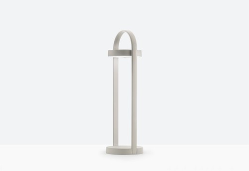 Lampa Giravolta, nowoczesny design, wysoka jakość prezentowanego produktu, meble renomowanej marki Pedrali, dostępnych kilka wersji kolorystycznych