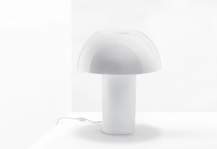 Lampa Colette, nowoczesne rozwiązanie, wysoka jakość prezentowanego produktu, starannie dobrane surowce, dostępne rozwiązanie w kilku wersjach kolorystycznych