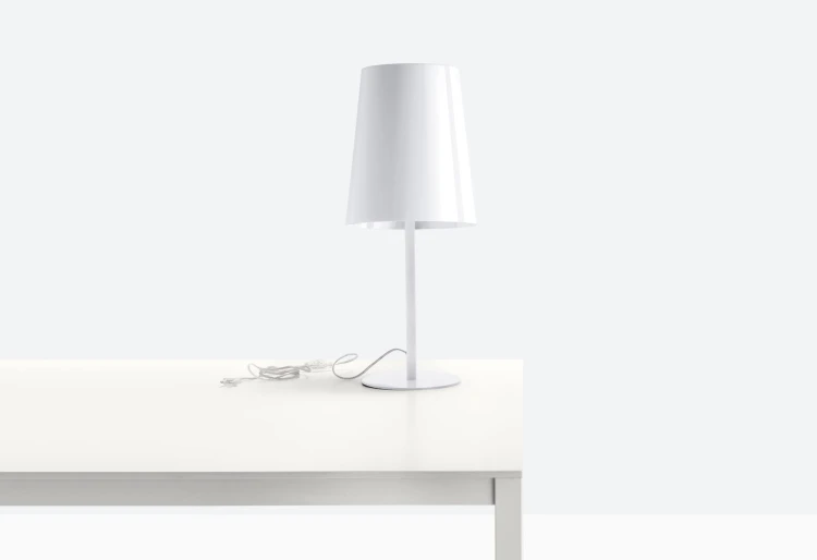 Lampa L001, wysoka jakość prezentowanego produktu, starannie dobrane surowce, nowoczesne rozwiązanie do każdego modernistycznego wnętrza