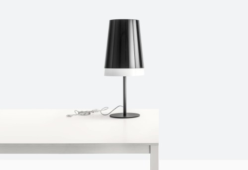 Lampa L001, wysoka jakość prezentowanego produktu, starannie dobrane surowce, nowoczesne rozwiązanie do każdego modernistycznego wnętrza