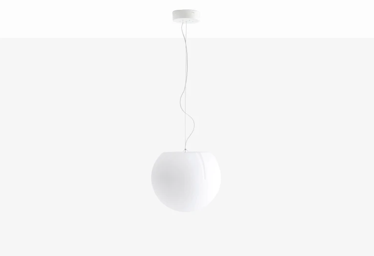 Lampa Happy Apple 330, wysoka jakość prezentowanego produktu, nowoczesny i modernistyczny kształt, biały kolor dodając niezwykłej elegancji