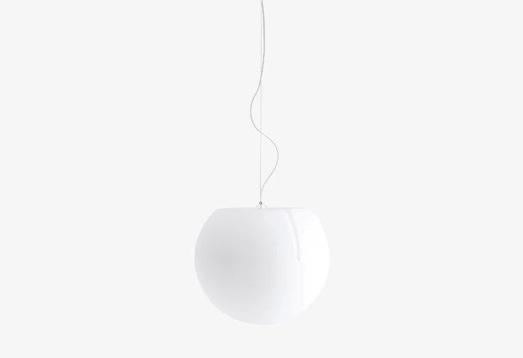 Lampa Happy Apple 330, wysoka jakość prezentowanego produktu, nowoczesny i modernistyczny kształt, biały kolor dodając niezwykłej elegancji